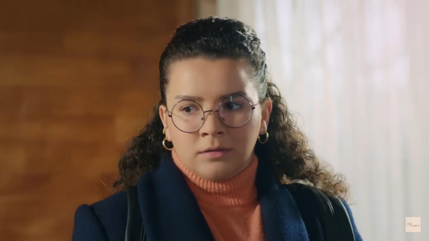 Melis spotka się z Ragipem, kiedy Zeynep będzie przebywać w szpitalu 