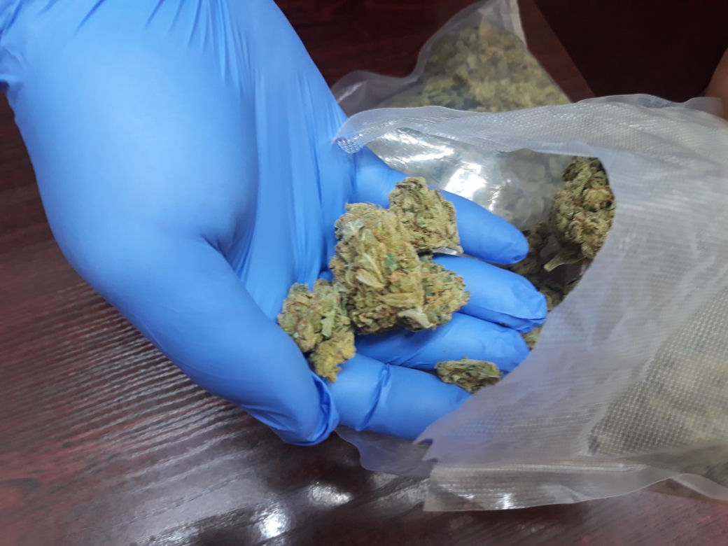 19-latek z Rypina zatrzymany podczas spacerów. Miał sporo narkotyków