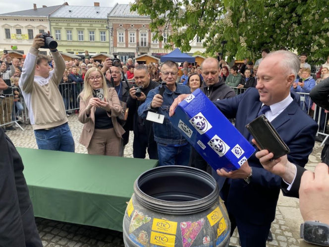 Przystanek Czasu w Nowym Sączu znowu odlicza dni, miesiące i lata