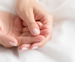 Hybrydy idą w odstawkę. Hitem lata 2026 będzie japoński manicure. Wykonasz go sama w domu