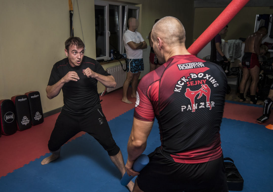 Radek Liszewski trenuje kick boxing