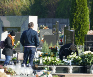 Grób zamordowanej przez Gruzina Pauliny utonął dziś w kwiatach