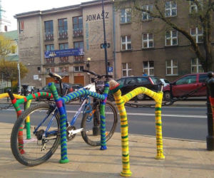 Lublin zbombardowany... włóczką!