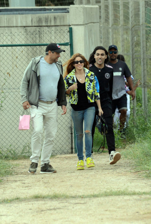 Shakira i Pique na meczu syna