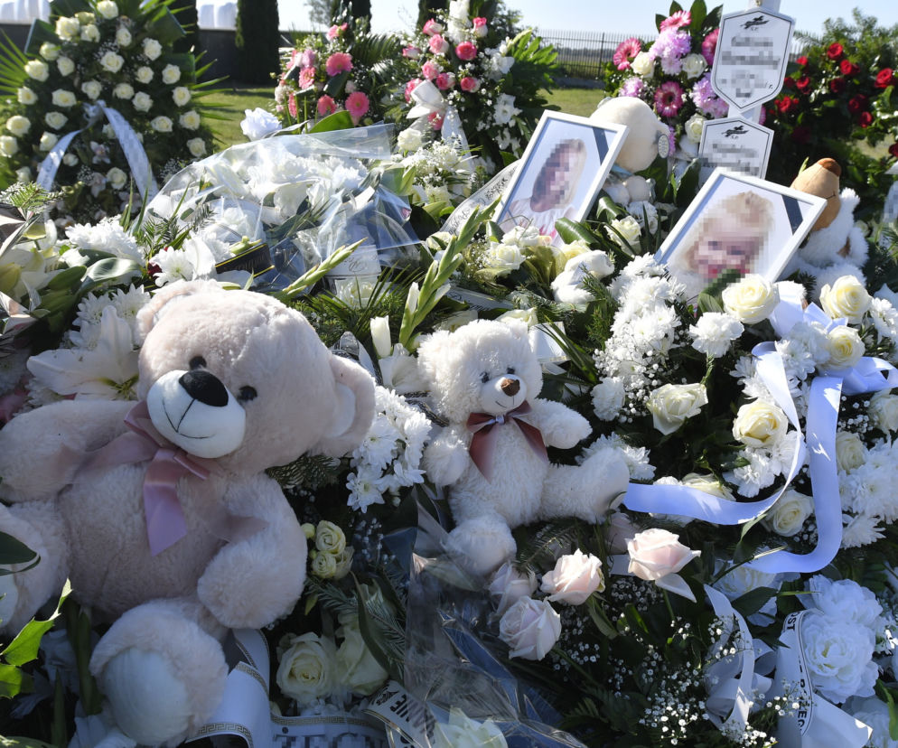 Ciała Magdy i Gabrysi złożone w grobie