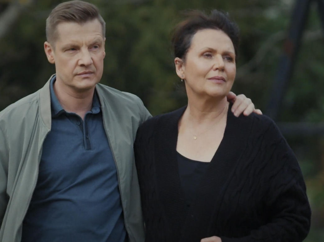 M jak miłość, odcinek 1947. Marysia (Małgorzata Pieńkowska), Paweł (Rafał Mroczek)