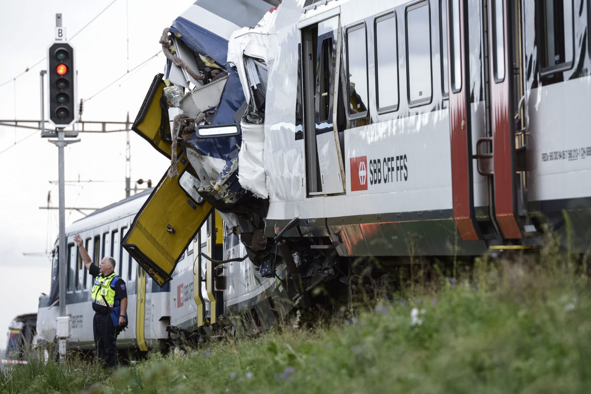 SWITZERLANDTRAINCOLLISION.JPEG-06F1B_1