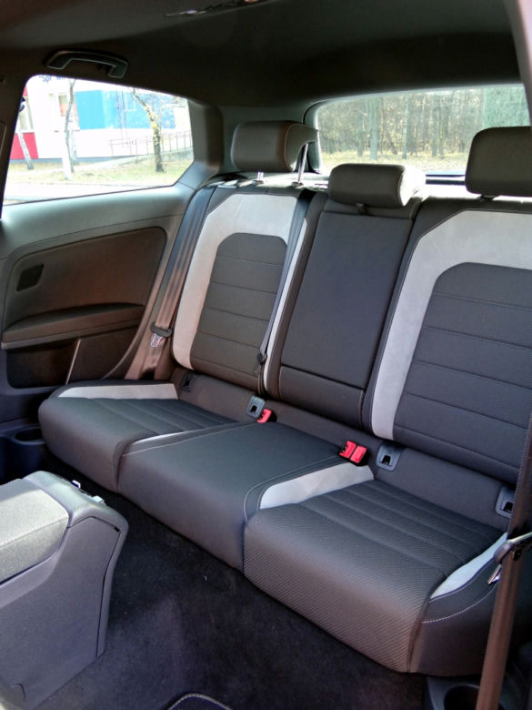 Volkswagen Golf R 2.0 TSI 300 KM