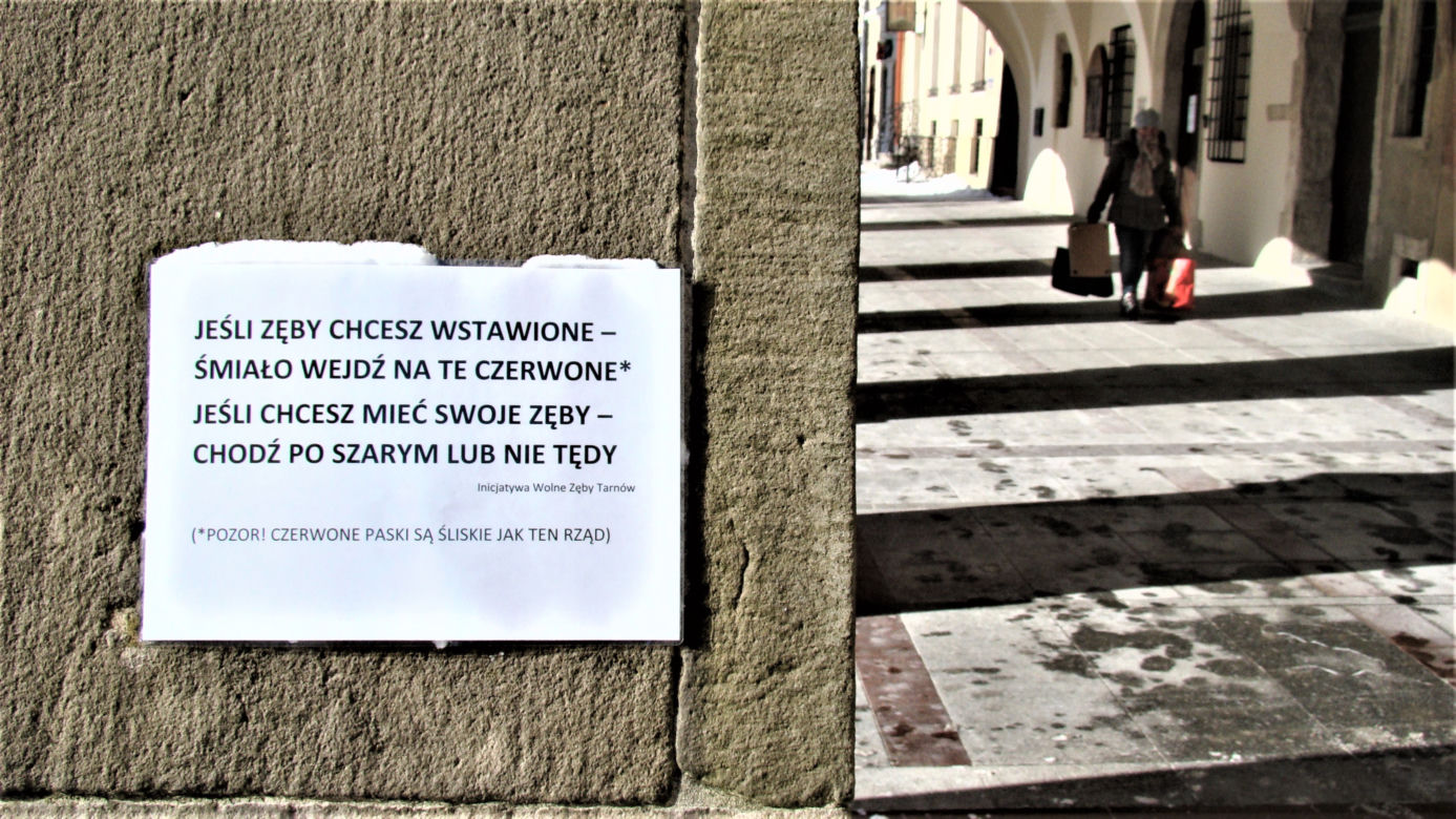  Śliski jak tafla lodu rynek w Tarnowie 