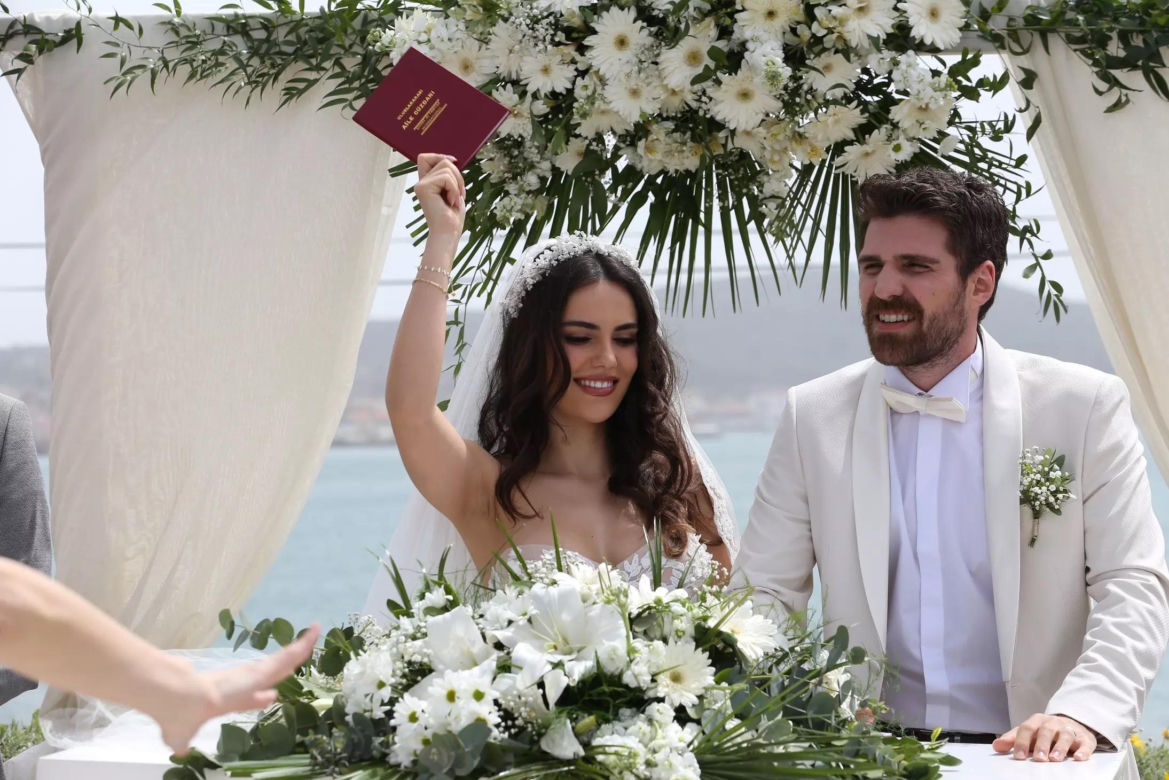 20. "Üç Kız Kardeş", czyli "Trzy siostry"