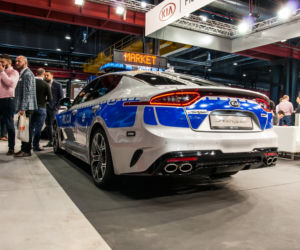 Kia Stinger GT, oznakowany radiowóz