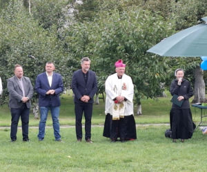 Zmodernizowane boisko przy Szkole Podstawowej Sióstr Nazaretanek w Kaliszu już otwarte