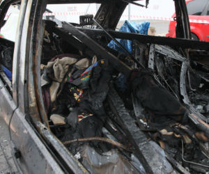 Pijany sprzedawca choinek podpalił mercedesa