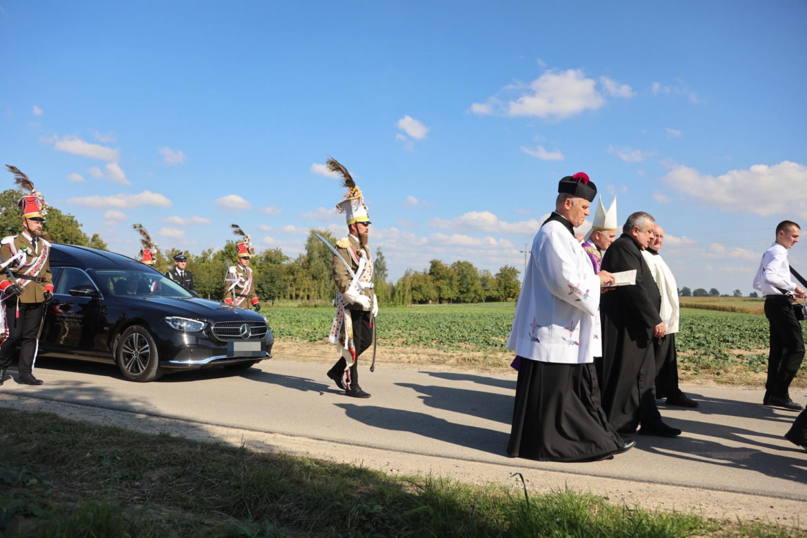 Pogrzeb księdza Stanisława w Grzęsce