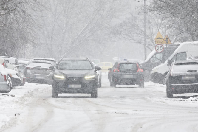 Gołoledź paraliżuje Polskę