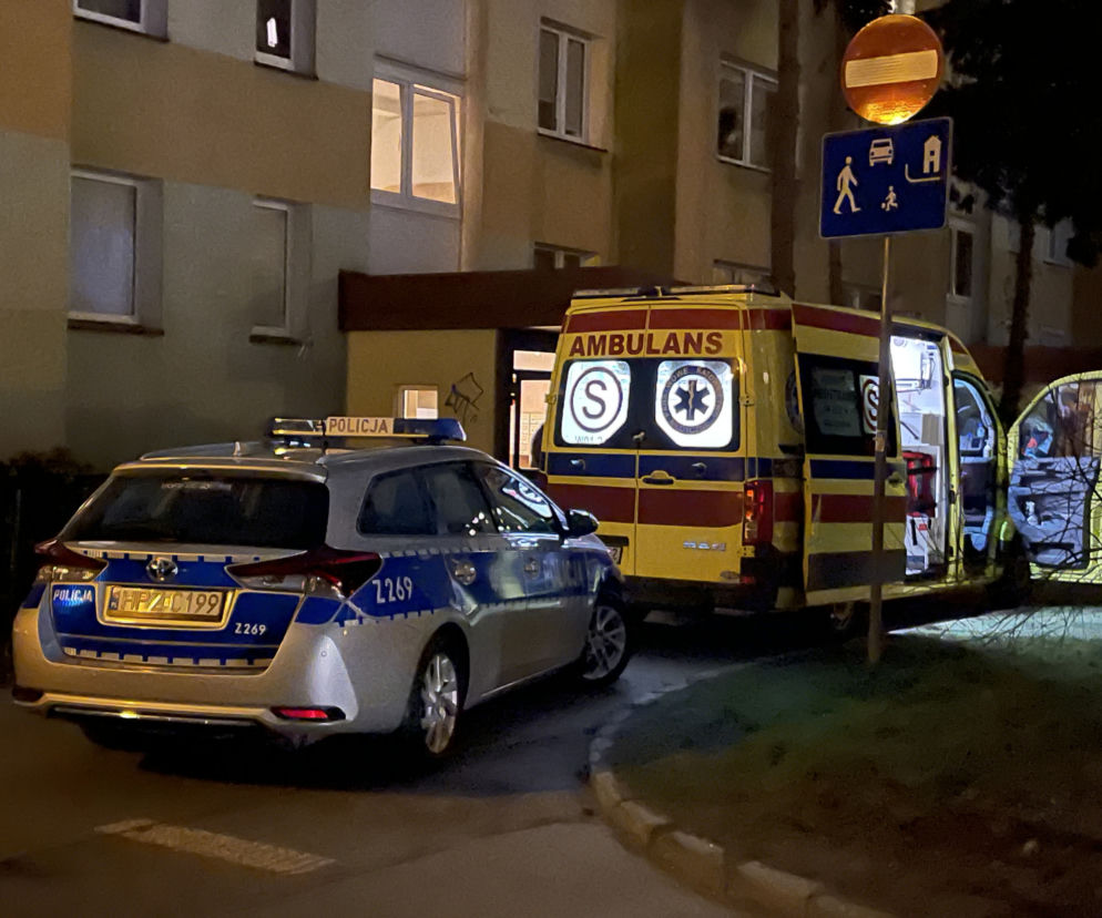 Sąsiedzi znaleźli zwłoki. Tragedia w bloku na Bemowie