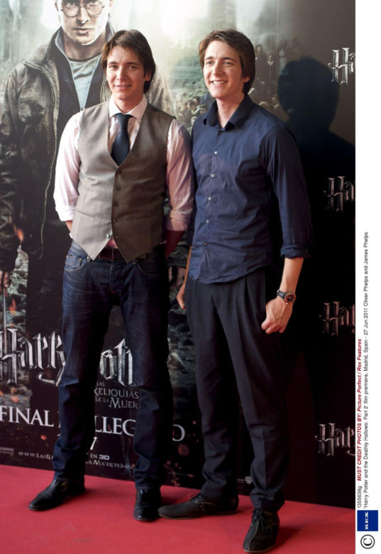 James i Oliver Phelps czyli Fred i George Weasley po latach 
