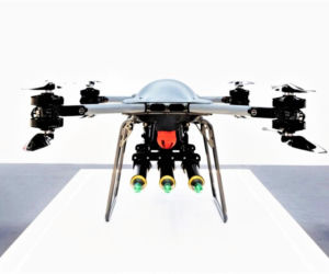 Dron T-150 uzbrojony w rakiety APKWS. Skutecznie zwalcza cele powietrzne i naziemne