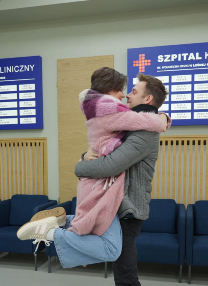 Na dobre i na złe na planie. Blanka (Pola Gonciarz), Mario (Marcin Korcz)