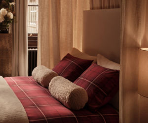 Chcesz eleganckich świąt? Postaw na bordo