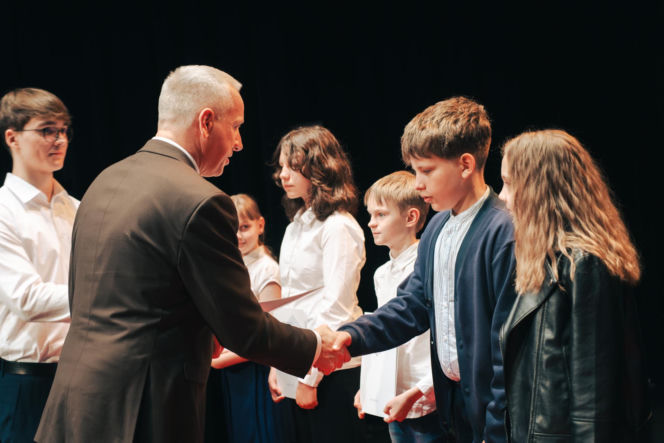 Najzdolniejsi uczniowie odebrali stypendia Prezydenta Miasta Siedlce