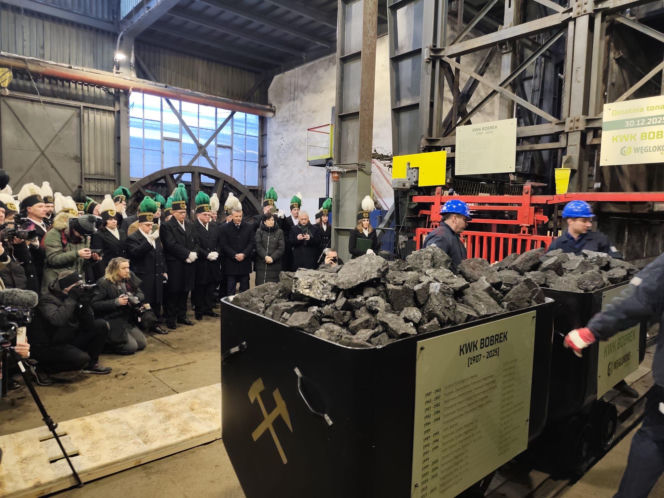 Ostatni wagon z węglem na KWK Bobrek w Bytomiu. 30 grudnia 2025 roku