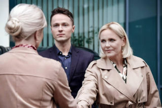 Pierwsza miłość odc. 4122. Krystian (Patryk Pniewski), Łucja Reterska (Anna Samusionek), Ewa (Ewa Gawryluk)