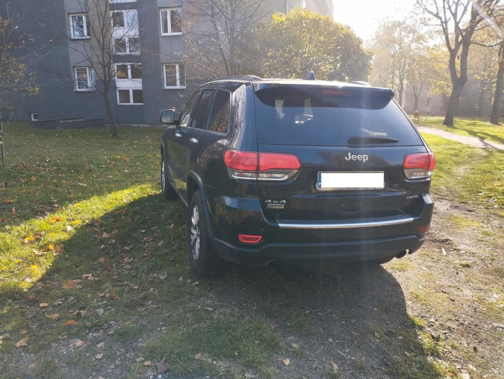 Tak parkują "miszczowie parkowania" z Katowic. Strażnicy miejscy rozkładają ręce 