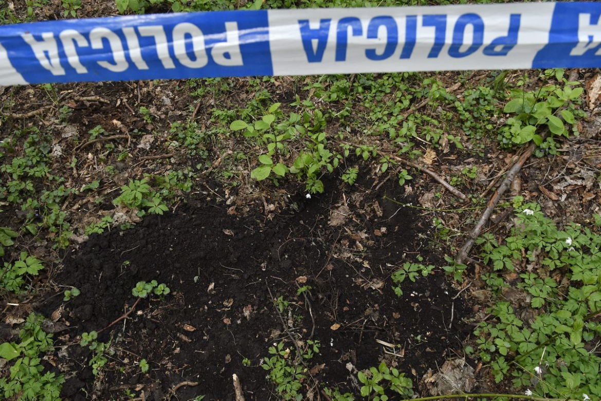 Przyjaciele strzelali do Kornelii, dusili ją i zakopali