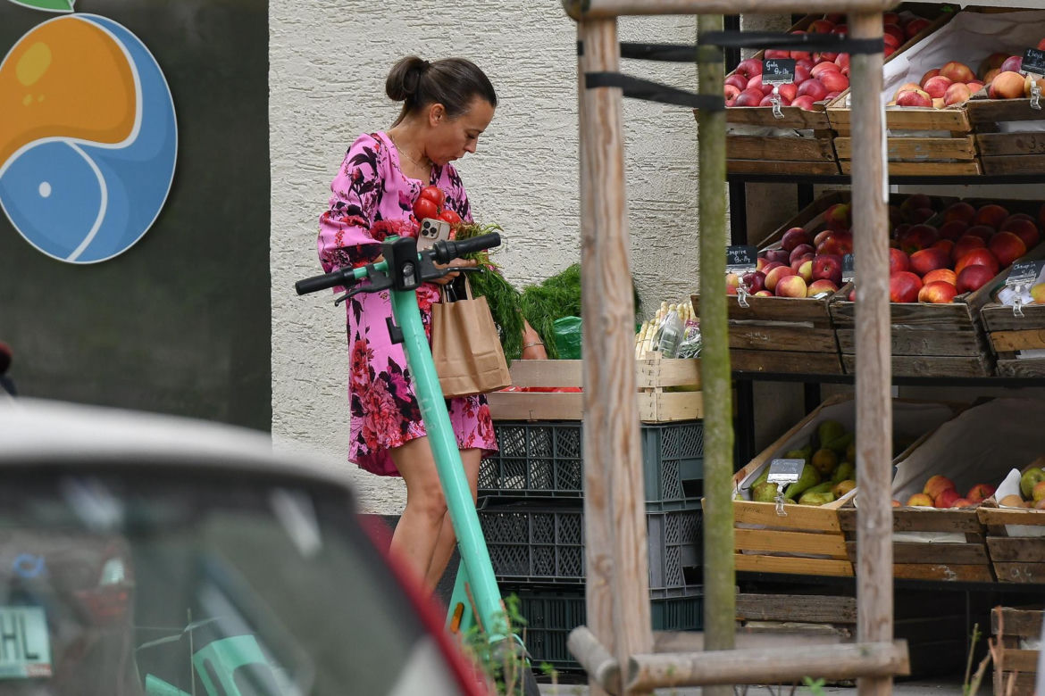Anna Mucha na bazarku