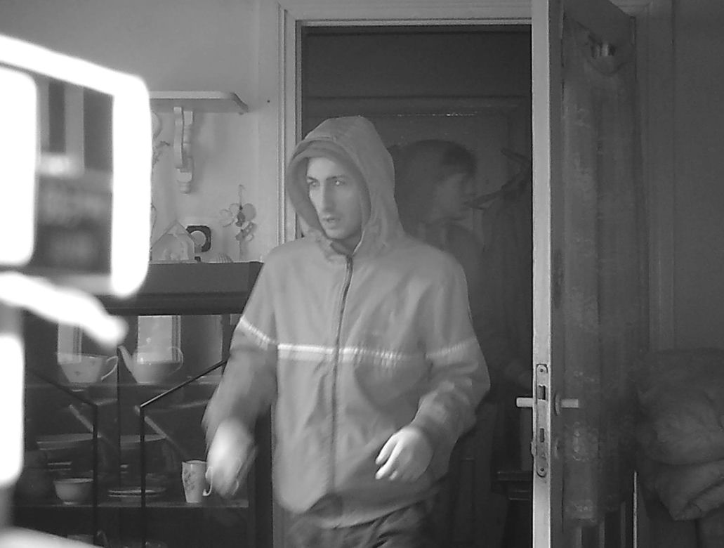 Pożar garażu w centrum Bydgoszczy. Policja szuka sprawców i prosi o pomoc