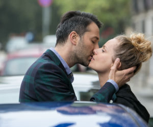 Singielka odcinek 35, Elka (Paulina Chruściel), Mikołaj (Filip Bobek)