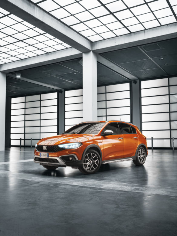 (2021) Fiat Tipo Cross