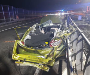 Osobówka uderzyła w ciężarówkę na autostradzie A4 koło Tarnowa