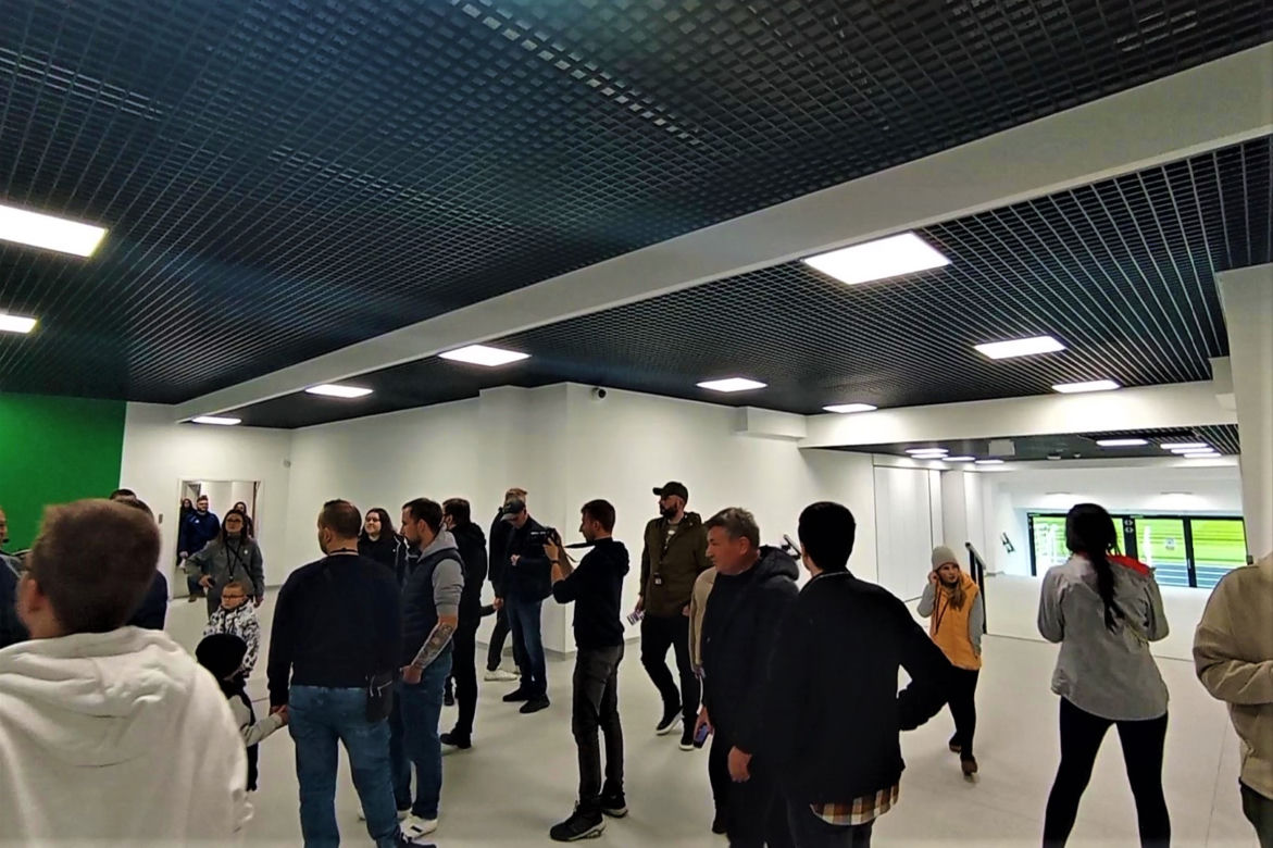 Spacery po nowym szczecińskim stadionie przyciągnęły wielu chętnych