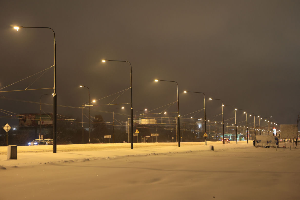 Śnieżny Lublin wieczorową porą