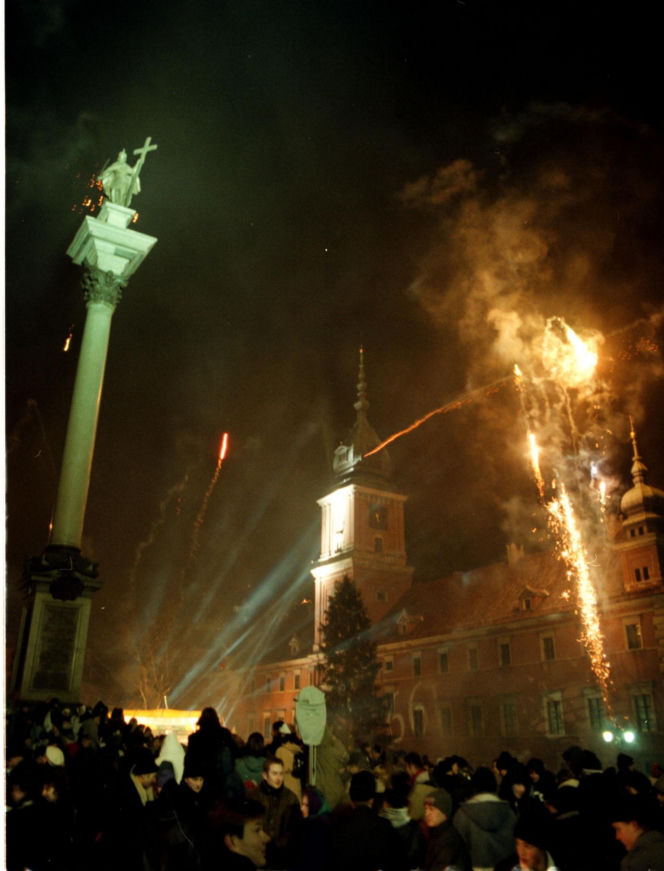 Sylwester w Warszawie sprzed lat. Tak stolica witała dawniej Nowy Rok
