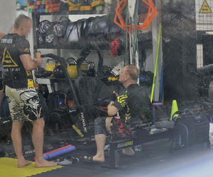 Bartosz Żukowski na siłowni