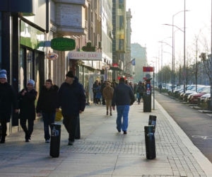 Ławki zniknęły z Alei Niepodległości