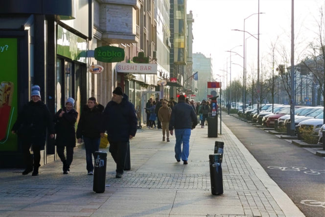 Ławki zniknęły z Alei Niepodległości