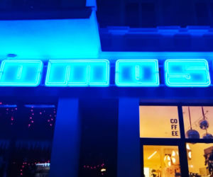 Neon Tomasz na ul. Rayskiego odzyskał dawny blask