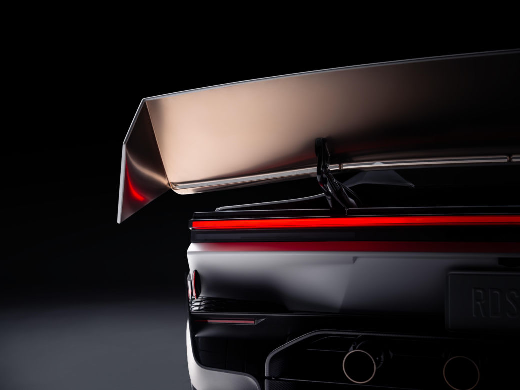 Latająca Tesla stała się rzeczywistością? Roadster wykonał niezwykły manewr
