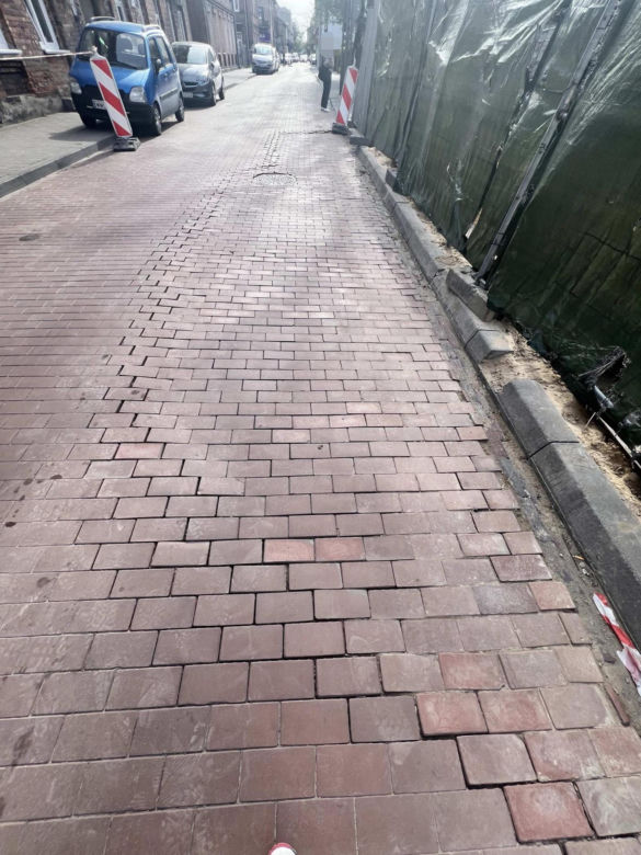 Katastrofa budowlana w Wołominie. Runęła część kamienicy. Koparka pod gruzami!