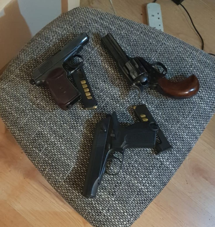 To nie konfitury i pistolet zabawkowy!