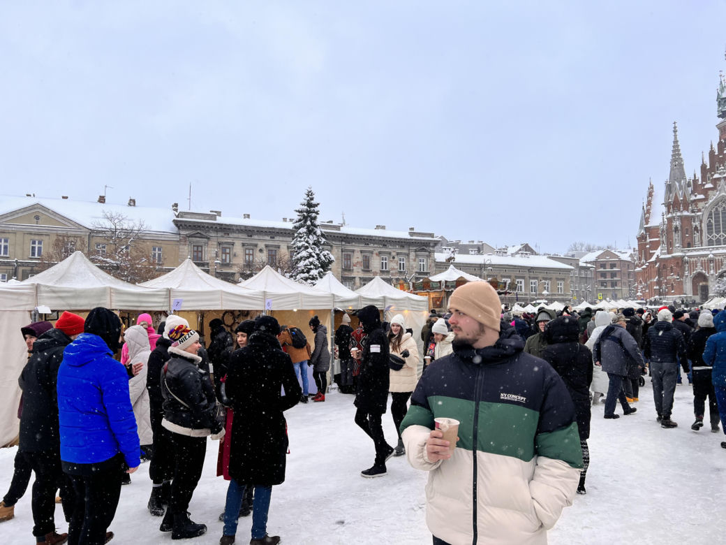 Świąteczne Targi Rzeczy Wyjątkowych 2023 na Rynku Podgórskim. Tłumy dopisały 