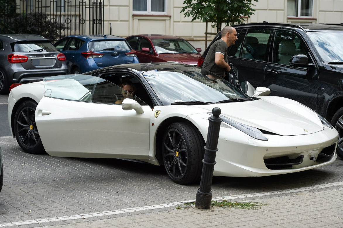 Ewa Chodakowska z mężem Lefteris Kavoukis jeździ Ferrari