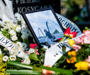 Tłumy na pogrzebie Macieja Kosycarza