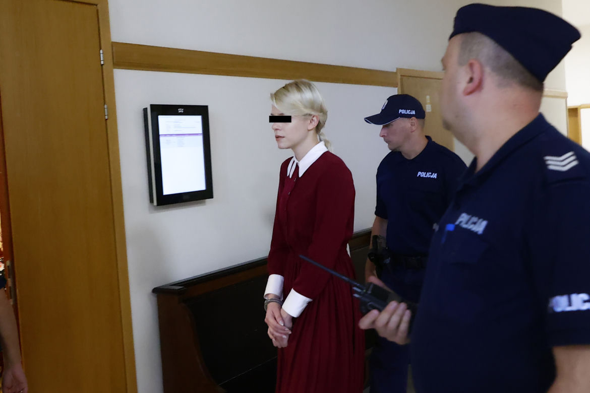 Proces Karoliny B. w Warszawie. Wstrząsające zeznania świadków. "Obudził nas przerażający krzyk: ratunku, pomocy, umieram!"