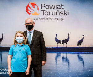 Kazik ze Starego Torunia zachwycił fanów MasterChef Juniora. Gratulacje i upominki w Starostwie Powiatowym