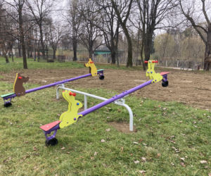Nowe urządzenia na placu zabaw przy ul. Kraszewskiego